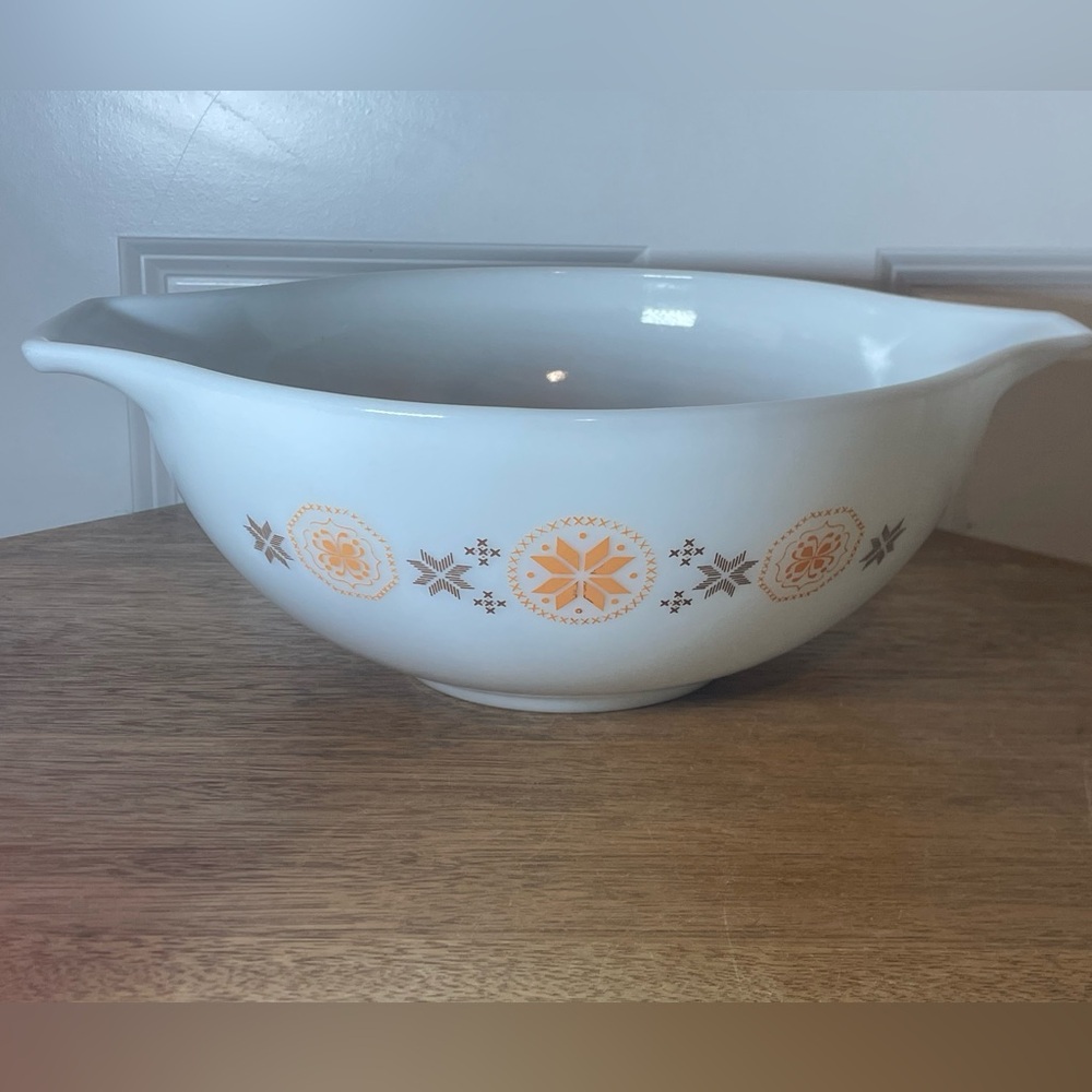 Vintage Pyrex Cinderella Mixing Bowl “Town & Country” #444 -4 QT